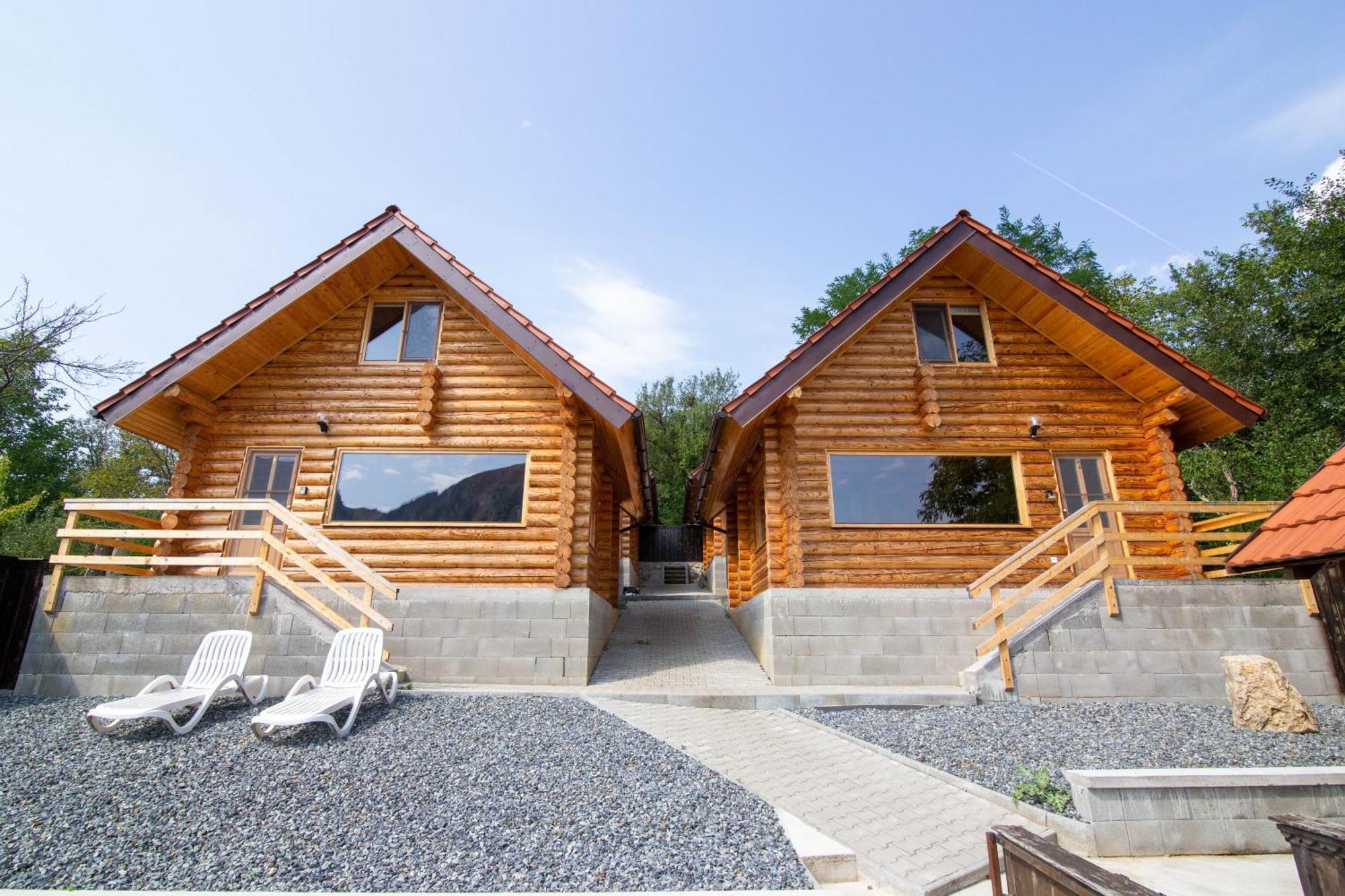 Long Rock Chalets Rimetea Bagian luar foto